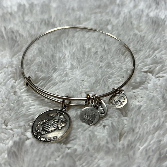 Alex & Ani Bracelet USMC Charm - Picture 2 of 3